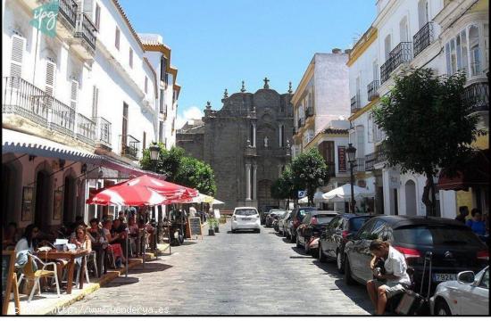 LOCAL COMERCIAL EN EL CASCO HISTÓRICO DE TARIFA - CADIZ