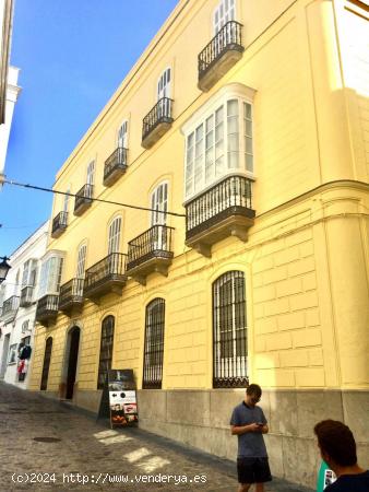 Casa Palacio en pleno centro de Tarifa - CADIZ