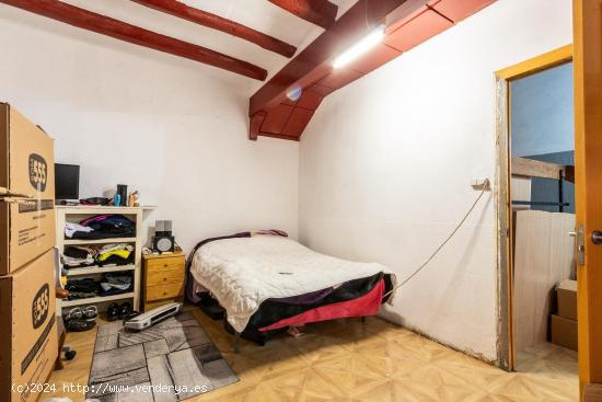 CASA PARA ENTRAR A VIVIR EN EL CENTRO DEL PUEBLO - BARCELONA