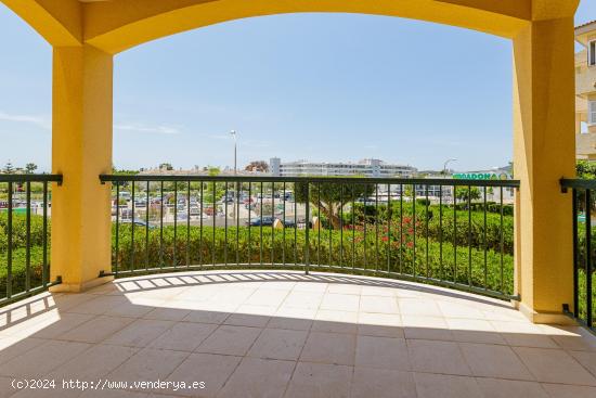 Piso de 4 habitaciones con piscinas y jardines - BALEARES