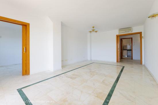 Piso de 4 habitaciones con piscinas y jardines - BALEARES