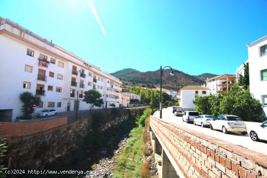 Casa en el centro de Tolox con vistas Sierra de las Nieves - MALAGA