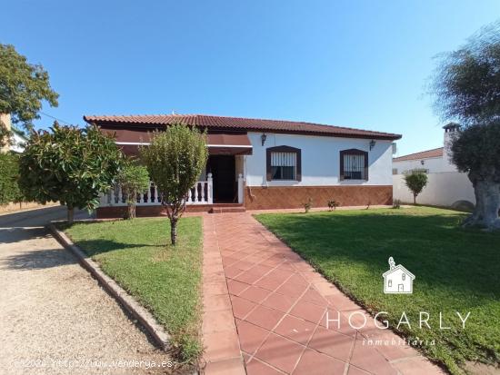 CASA CON TERRENO EN LA CARLOTA - CORDOBA