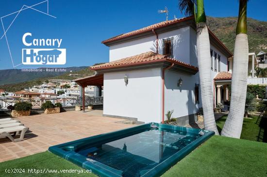 Villa de Lujo en Adeje zona Roque del Conde  unas magnificas vistas del toda la Costa de las Améric