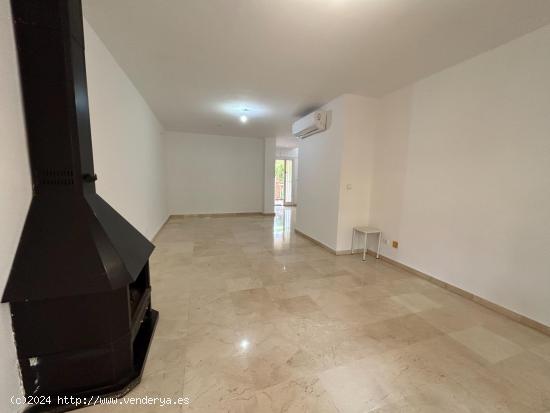 ¡Exclusivo Bungalow Adosado en la Zona de Golf de Playa San Juan, Alicante! - ALICANTE