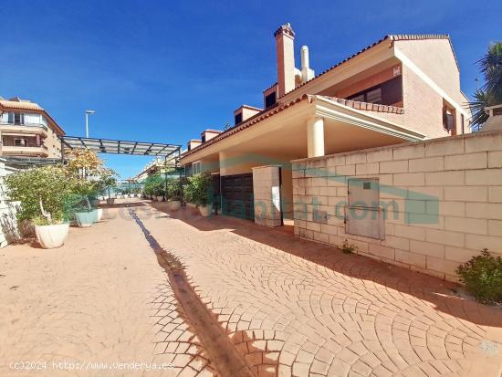 Chalet adosado en la Playa de Canet d´en Berenguer, con vistas al mar! - VALENCIA