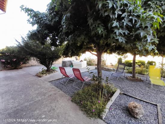 CASA TOTALMENTE REFORMADA CON PRECIOSO JARDIN EN ALMAZCARA - LEON