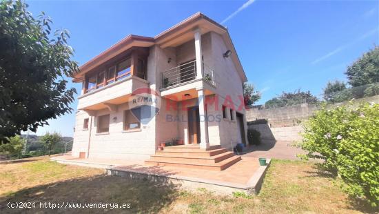 Casa / Chalet independiente en Venta en Barro Costeira, Aranga - PONTEVEDRA