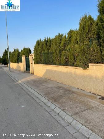 SE VENDE TERRENO URBANO  A 10 MINUTOS DE ALBACETE - ALBACETE