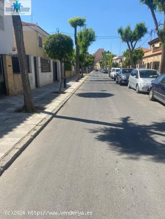 SE VENDEN 2 CHALETS O TERRENO PARA CONSTRUIR - ALBACETE