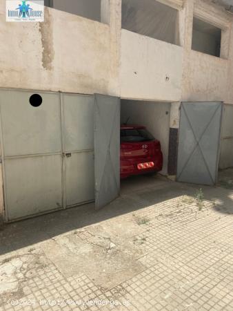  SE VENDE PLAZA DE GARAJE Y TRASTERO - ALBACETE 