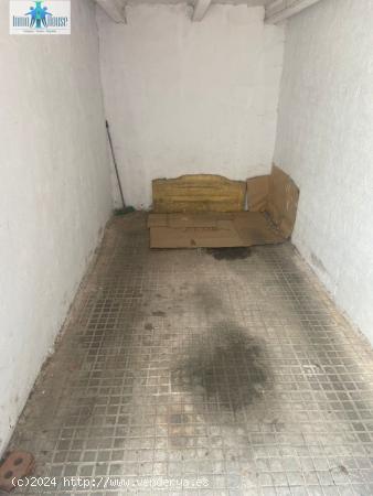 SE VENDE PLAZA DE GARAJE Y TRASTERO - ALBACETE