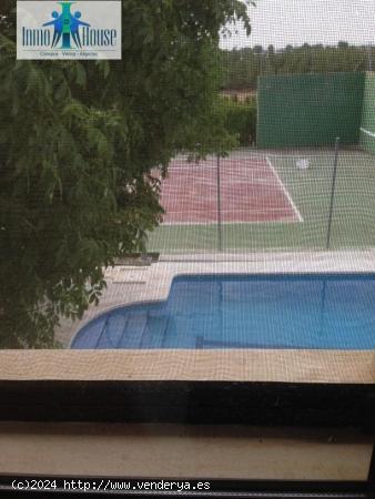 SE VENDE CHALET, ZONA URBA . EL PINATAR - ALBACETE