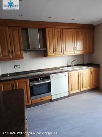 Inmohouse vende excelente piso en pleno centro de Albacete. - ALBACETE