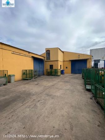 SE VENDE NAVE INDUSTRIAL - POLIGONO CAMPOLLANO - ALBACETE