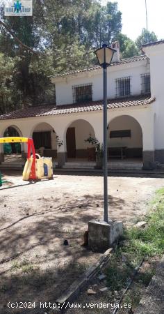 INMOHOUSE vende casa con terreno en urbaización pinares del Júcar. - ALBACETE