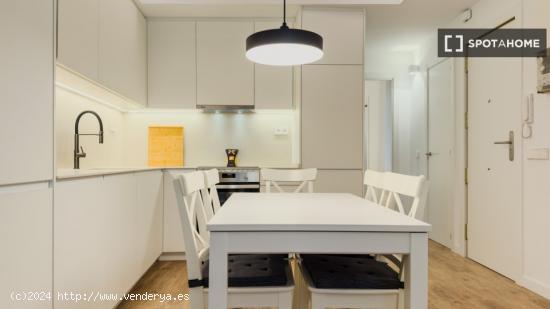 Apartamento entero de 2 dormitorios en Barcelona. - BARCELONA