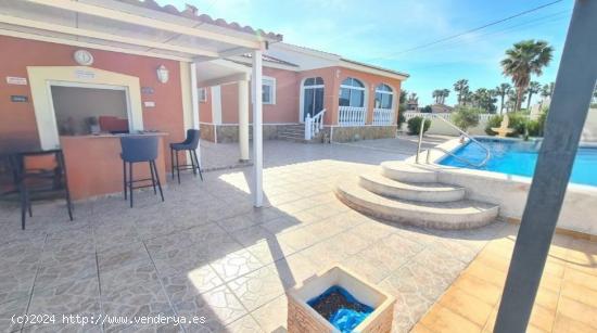 BONITA VILLA EN CATRAL PARA ENTRAR A VIVIR - ALICANTE