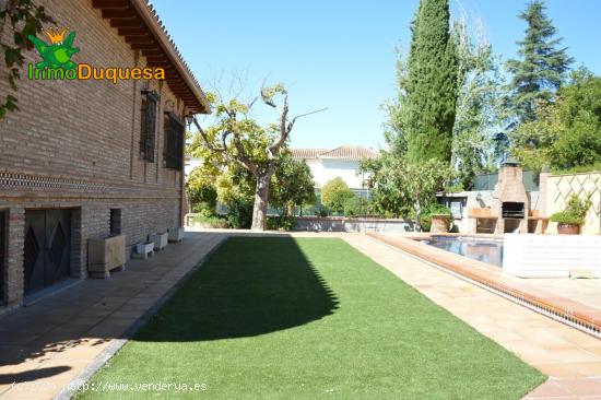 EXCLUSIVO CHALET UNA PLANTA CON 2300M2 DE PARCELA - GRANADA