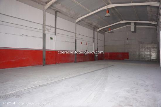 REF. A72. SE VENDE NAVE INDUSTRIAL EN JEREZ. PARQUE EMPRESARIAL OESTE