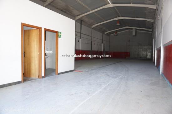 REF. A72. SE VENDE NAVE INDUSTRIAL EN JEREZ. PARQUE EMPRESARIAL OESTE