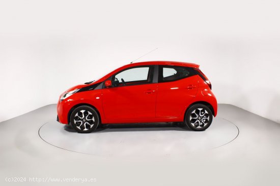 Toyota Aygo 1.0 VVT-I X-PLAY 5P - 