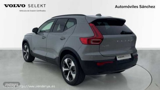 Volvo XC40 2.0 B3 PLUS DARK AUTO 163 5P de 2024 con 28 Km por 46.800 EUR. en Zaragoza