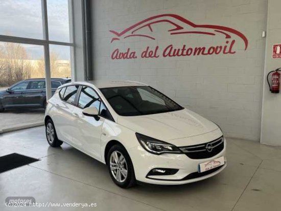 Opel Astra 1.4T Selective 125 de 2019 con 27.600 Km por 14.990 EUR. en Alava