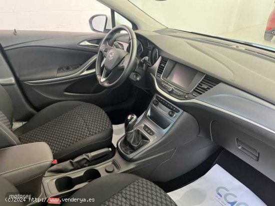 Opel Astra 1.4T Selective 125 de 2019 con 27.600 Km por 14.990 EUR. en Alava