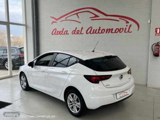 Opel Astra 1.4T Selective 125 de 2019 con 27.600 Km por 14.990 EUR. en Alava