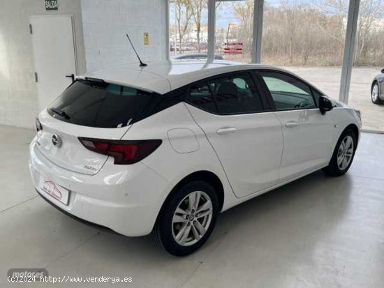 Opel Astra 1.4T Selective 125 de 2019 con 27.600 Km por 14.990 EUR. en Alava