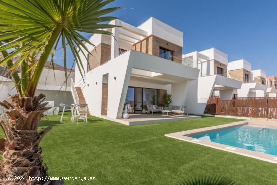 VILLAS DE OBRA NUEVA CON PISCINA PRIVADA Y CASA DE INVITADOS - ALICANTE