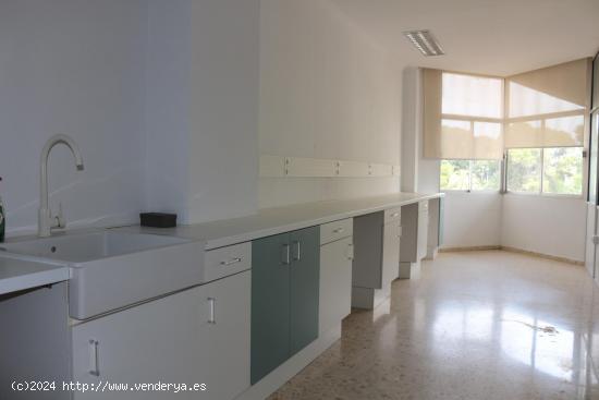 OFICINA EN VENTA EN EDIFICIO JEREZ 74 - CADIZ