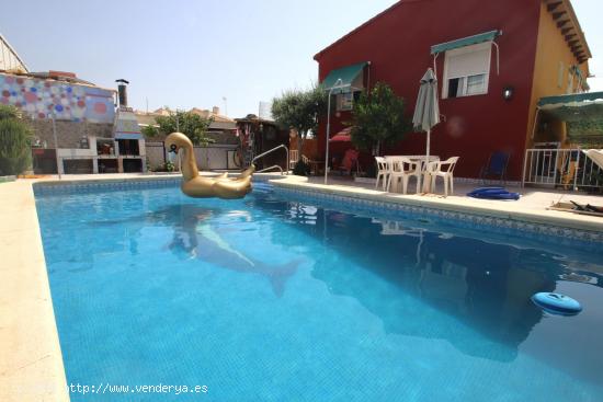  CHALET CON GARAJE  Y PISCINA PRIVADA - ALICANTE 