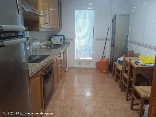 Vivienda seminueva con garaje! - ALICANTE