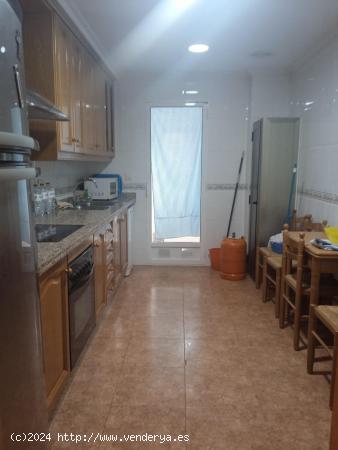 Vivienda seminueva con garaje! - ALICANTE