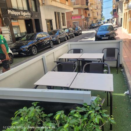 Se traspasa Cafetería en el Centro (en funcionamiento) - ALICANTE