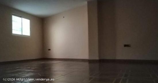 Venta amplio LOCAL COMERCIAL en centro de Gandia - VALENCIA