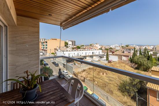 Piso de cuatro habitaciones, una plaza de garaje y dos trasteros - BALEARES