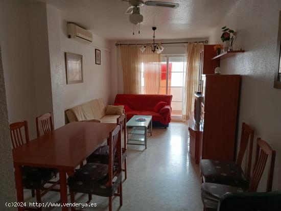 AMPLIO PISO ZONA LAS MARINAS 3 DORMITORIOS, 2 BAÑOS Y PLZ GARAJE - ALMERIA