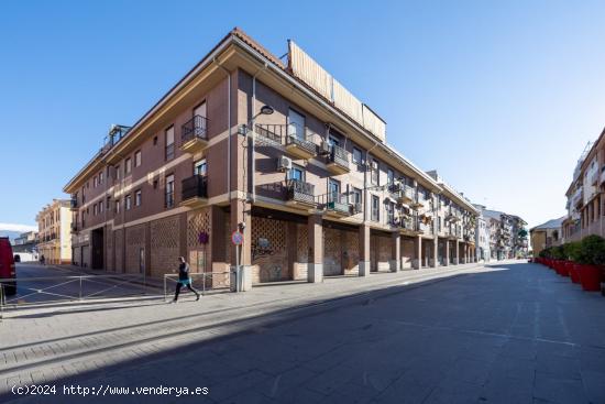 COCHERA EN ARMILLA PARA VARIOS VEHÍCULOS - GRANADA