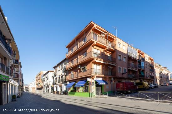 COCHERA EN ARMILLA PARA VARIOS VEHÍCULOS - GRANADA