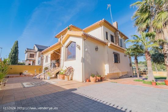 Chalet junto al campo de Golf Las Gabias - GRANADA