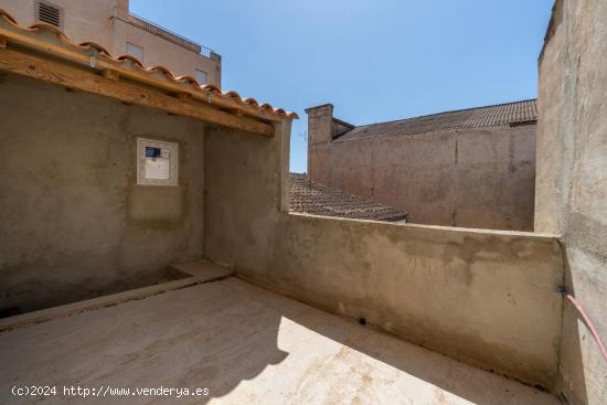 Edificio adosado para reformar en Manacor - BALEARES