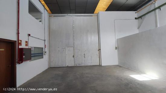 NAVE EN ALQUILER DE 720 m² EN FUENTE DEL JARRO - VALENCIA