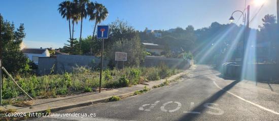 Se vende terreno urbano en la zona de Sant Bernat. Precio negociable. - VALENCIA