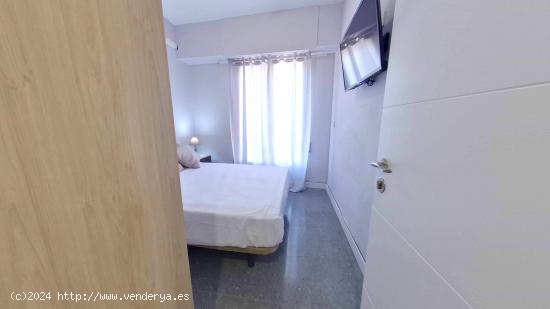 Habitación Hércules con baño compartido disponible el 1 de noviembre - ALICANTE