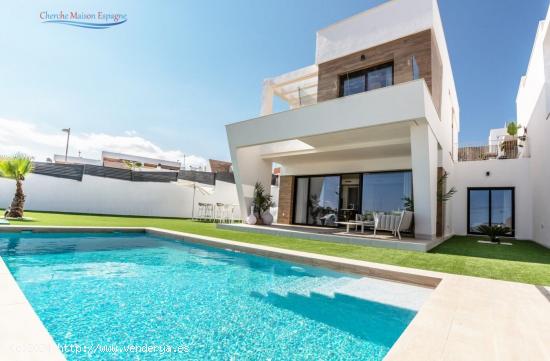 VILLAS DE OBRA NUEVA CON PISCINA PRIVADA Y CASA DE INVITADOS - ALICANTE