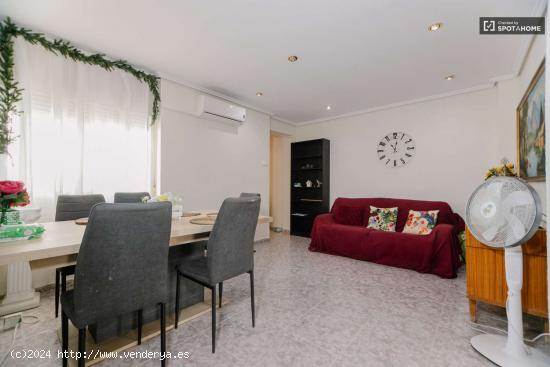 Apartamento de 2 dormitorios en alquiler en Valencia - VALENCIA