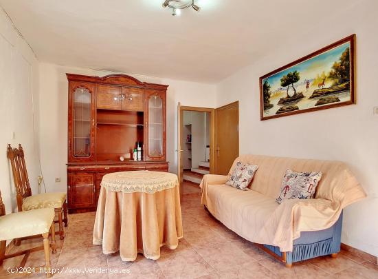 Encantadora casa en venta en Uleila del Campo! Espacios amplios y encanto rural. - ALMERIA